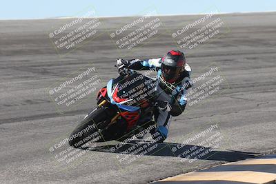 media/Oct-13-2025-Moto Forza (Mon) [[a66d839500]]/3-B Group/Session 2 (Bowl)/